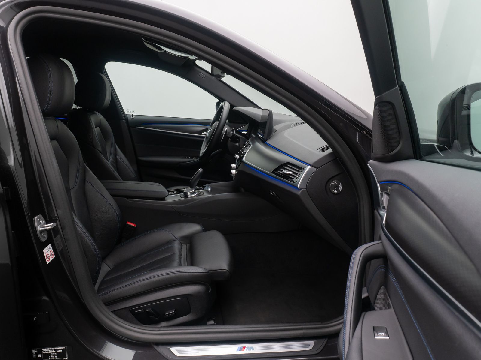 Fahrzeugabbildung BMW 520d M Sport Kamera DAB HUD 4xKlima HiFi 19Zoll
