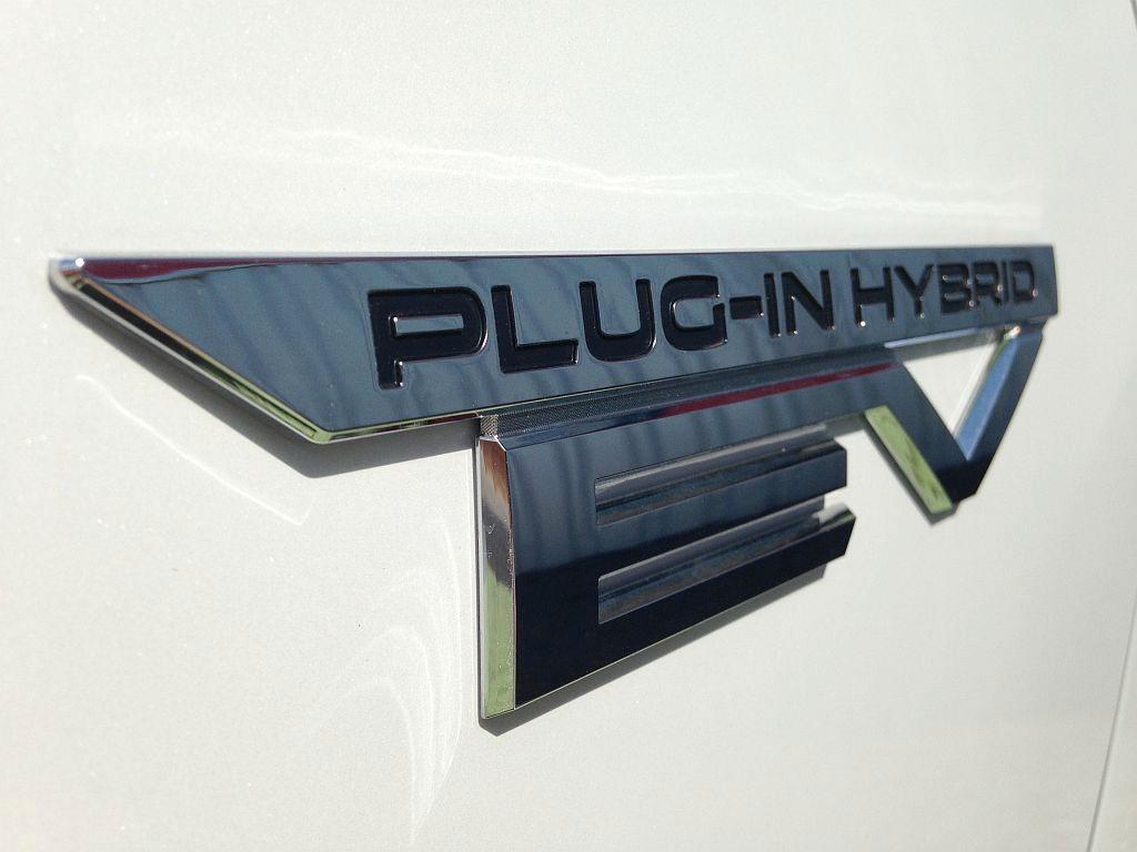Mitsubishi Eclipse Cross Plus Select Hybrid 4WD