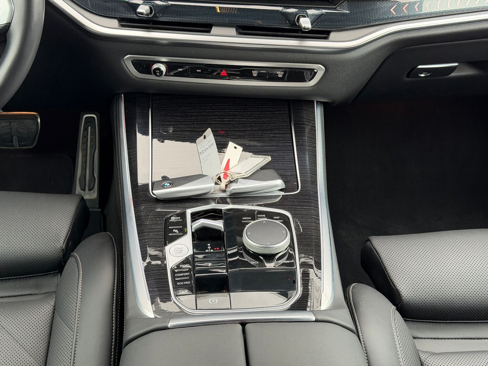 Fahrzeugabbildung BMW X5 30 d xDrive M Sport/HEAD-UP/360°/SOUND/AMBIEN