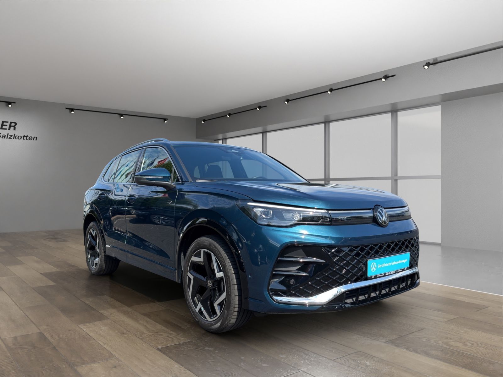 Volkswagen Tiguan 2.0TDI DSG R-LINE NAVI AHK KAMERA ACC foto 3