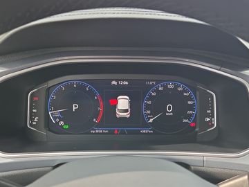 Fahrzeugabbildung Volkswagen T-Roc Style 1.5 TSI DSG easy open AHK Kamera ACC
