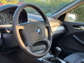 BMW 318 - 12