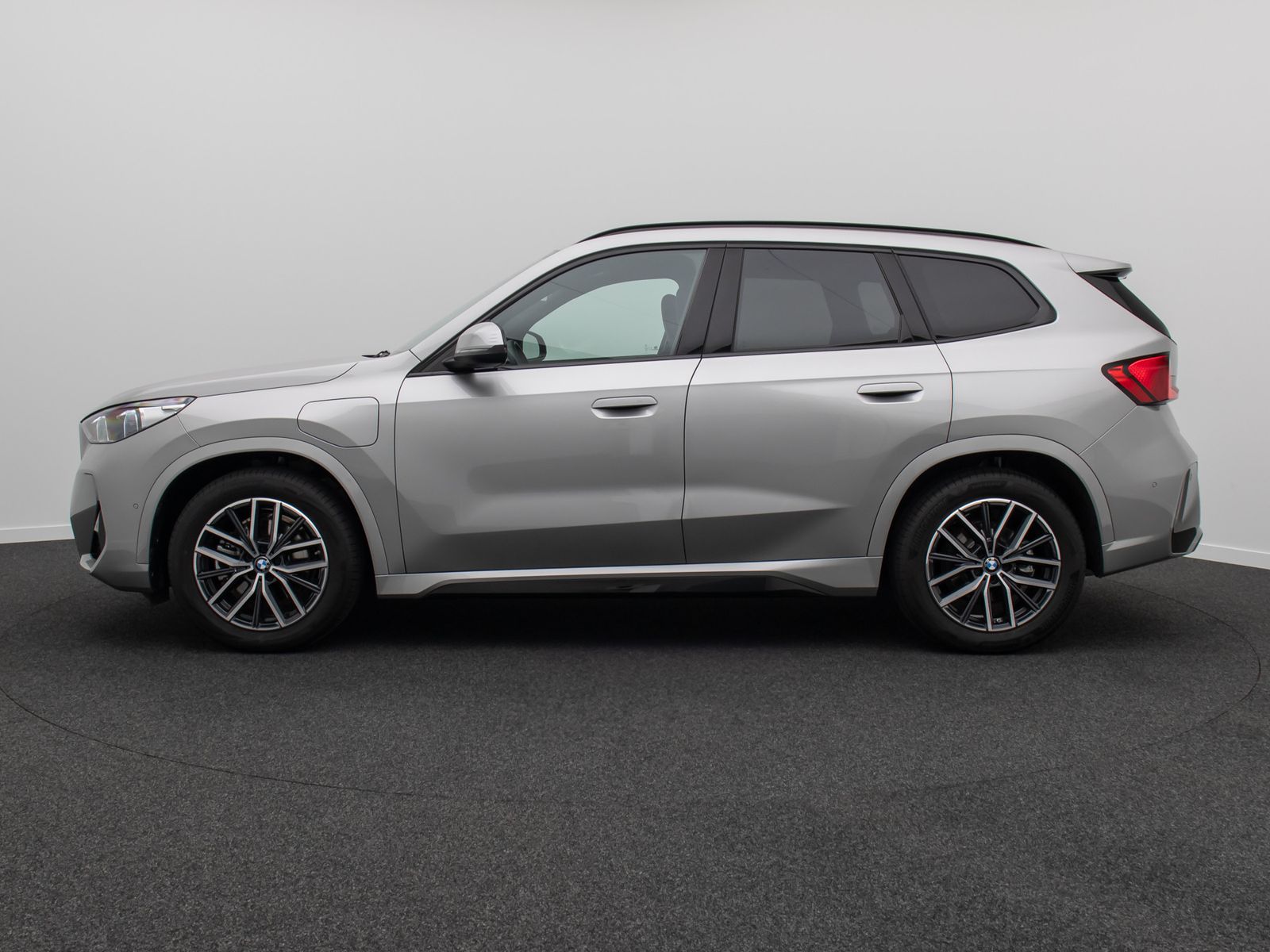 Fahrzeugabbildung BMW X1 xD25e M Sport DAB Kamera H/K Panorama 18Zoll