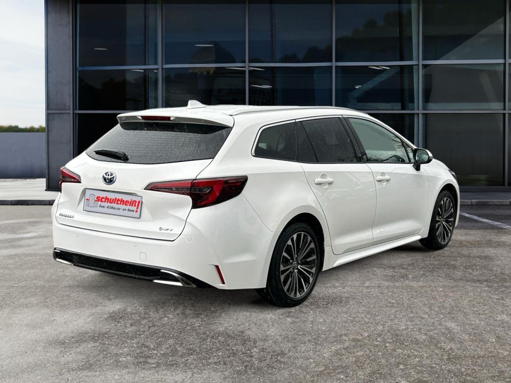 Fahrzeugabbildung Toyota Corolla 1.8 Hybrid Touring Sports Team Deutschla