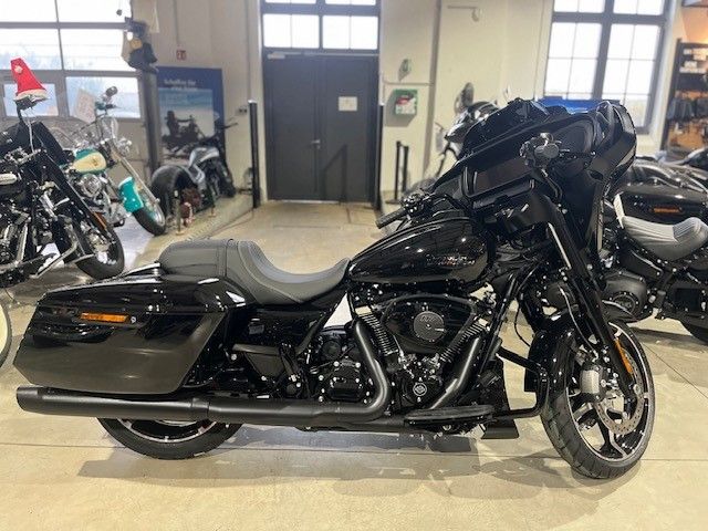 Harley-Davidson FLHX Street Glide Ruft uns an! X-mas Sale