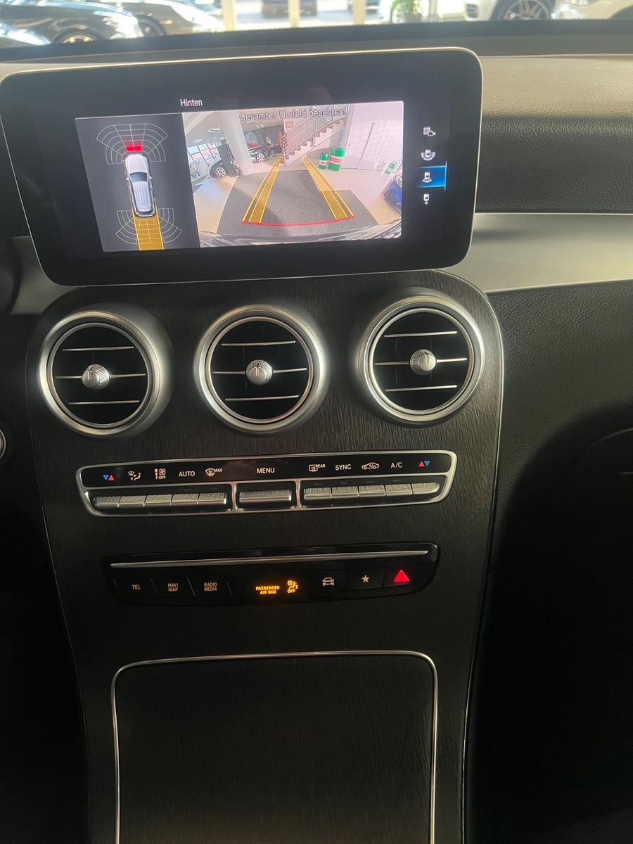 Fahrzeugabbildung Mercedes-Benz GLC 200 4Matic AMG LINE Night Pkaet *1.HAND*