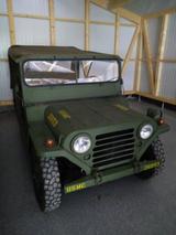 Ford Mutt M151 US Army Militär Jeep 44 - Ford Geländewagen Mutt 151 mit Benzin-Antrieb