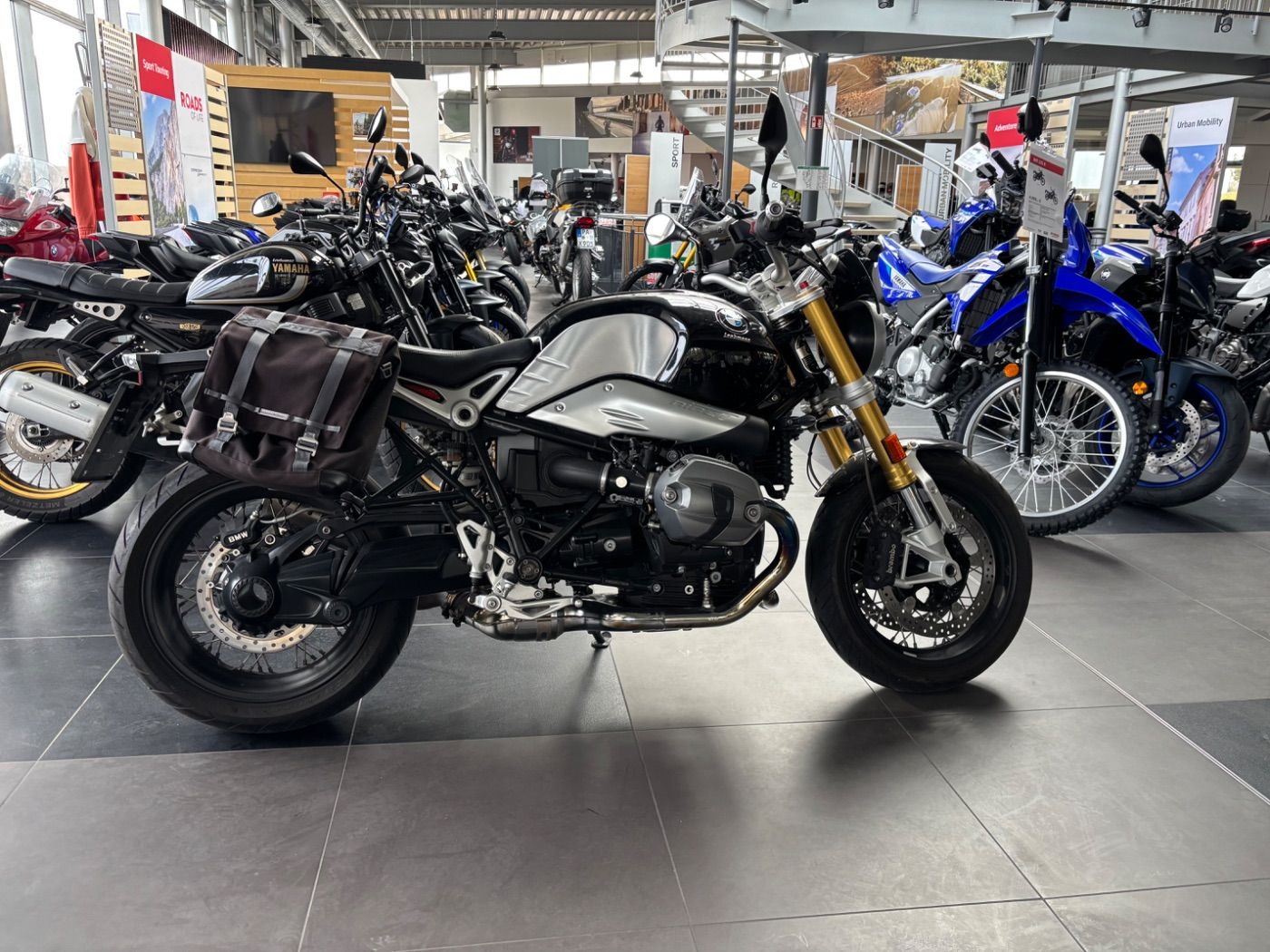 Fahrzeugabbildung BMW R nine T viel Zubehör