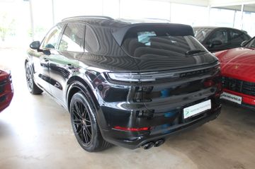 Porsche Cayenne - 4