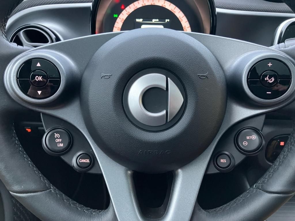 Fahrzeugabbildung Smart smart EQ forfour KLIMAAUTOMATIK*SITZH*KAMERA