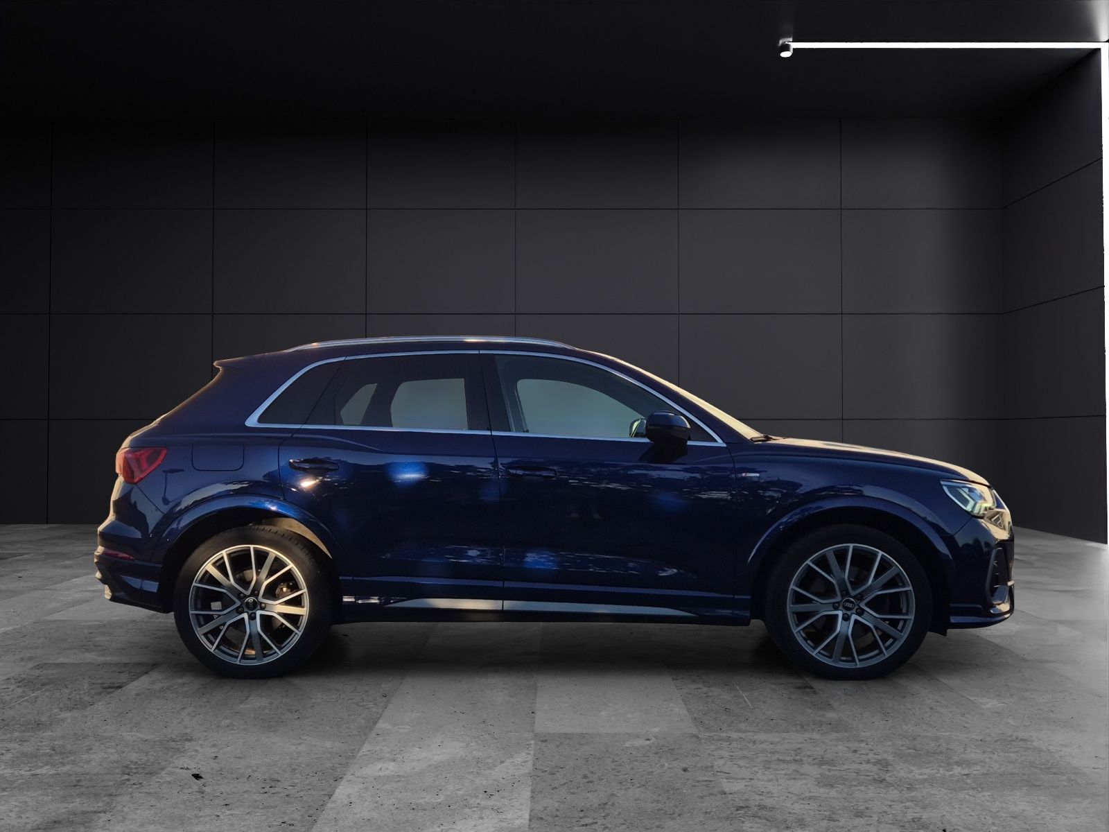 Fahrzeugabbildung Audi Q3 40 TDI quattro S-line S-tronic Matrix Navi AC