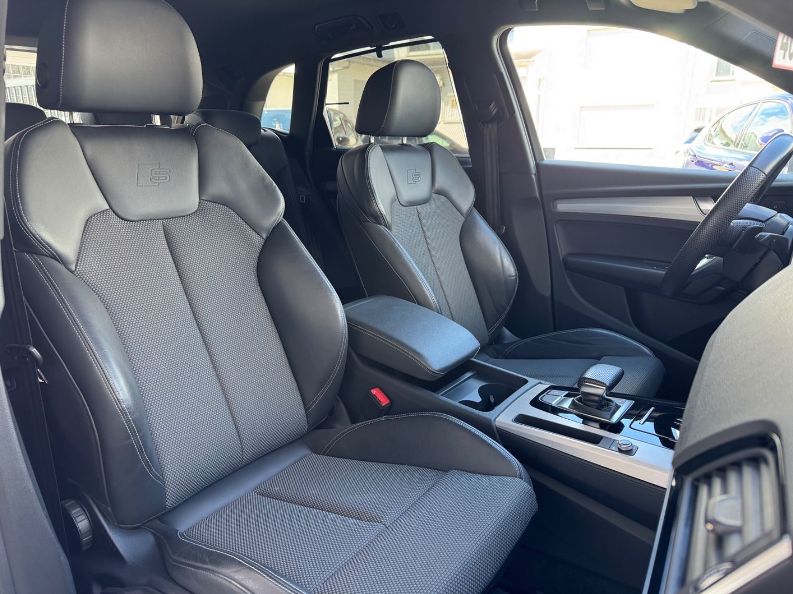 Fahrzeugabbildung Audi Q5 40 TDI quattro S line/LEDER/LED/NAVI/SHZ/ACC/