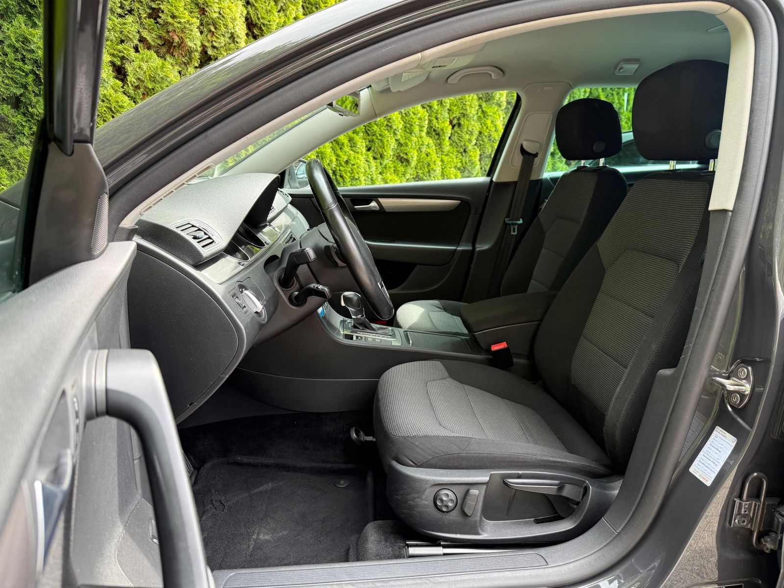 Fahrzeugabbildung Volkswagen Passat Variant 2.0TDI DSG Comfort XEN+STHZ+AHK+