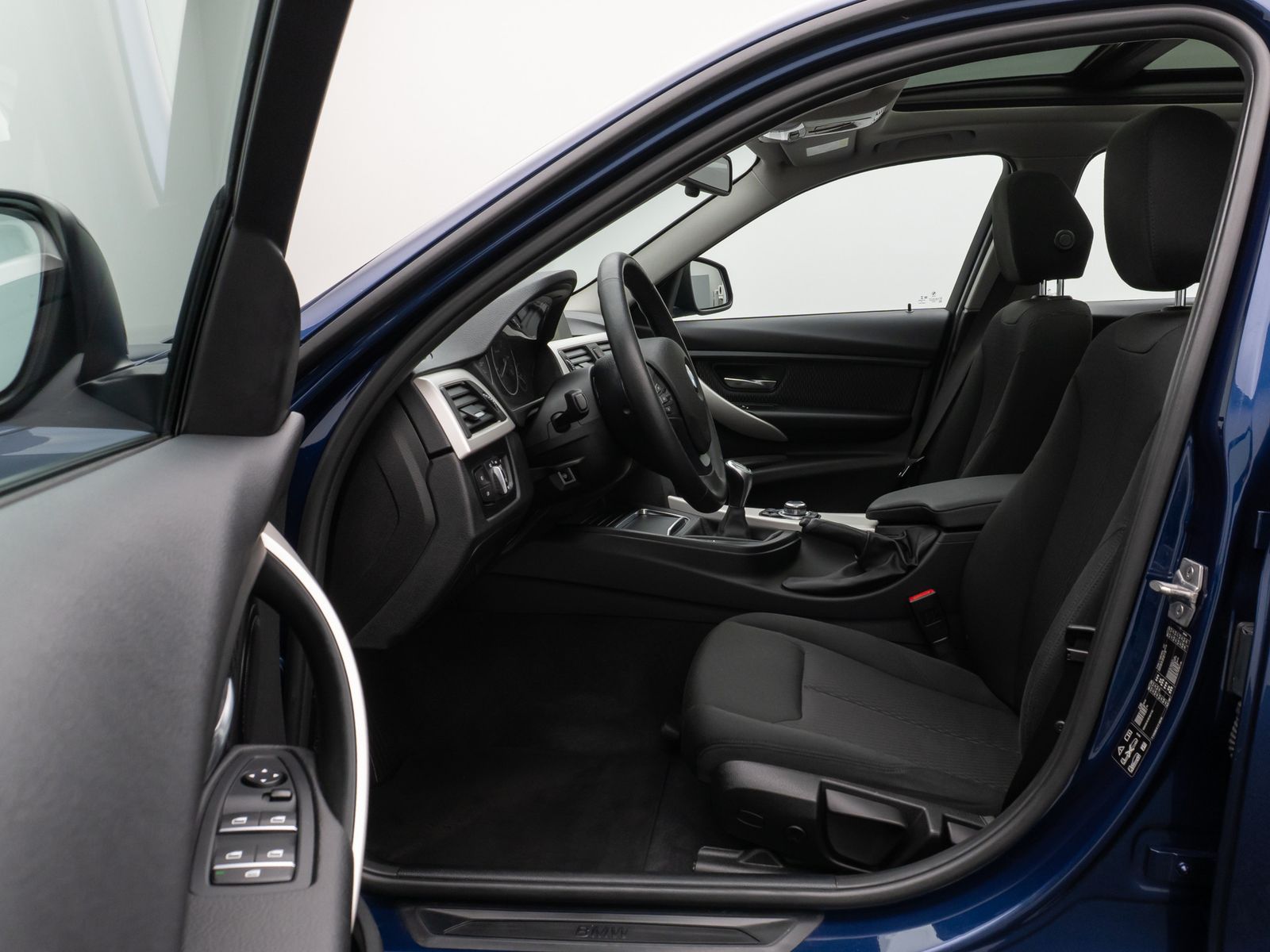 Fahrzeugabbildung BMW 320d xD Advantage Panorama Lordos AHK PDChint.