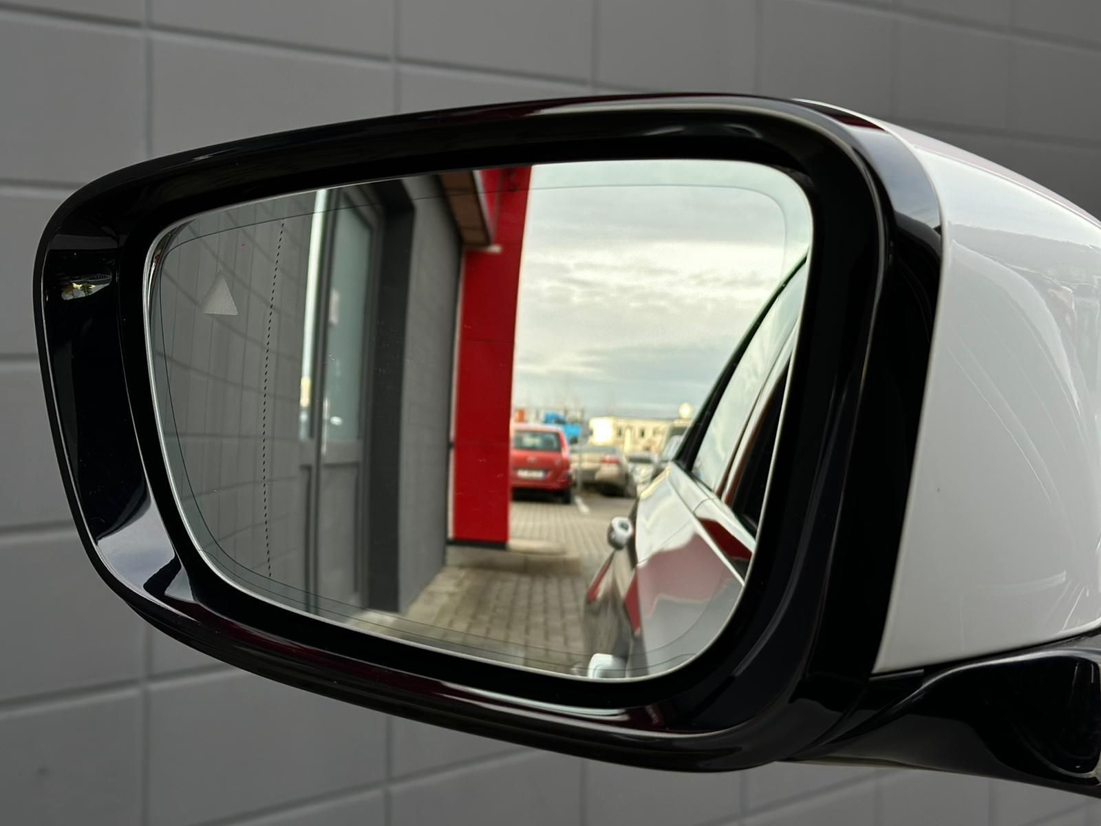 BMW 330 e M SPORT SHADOW* LED#SHZ#NAVI#TEMPO#360CAM - Image 23