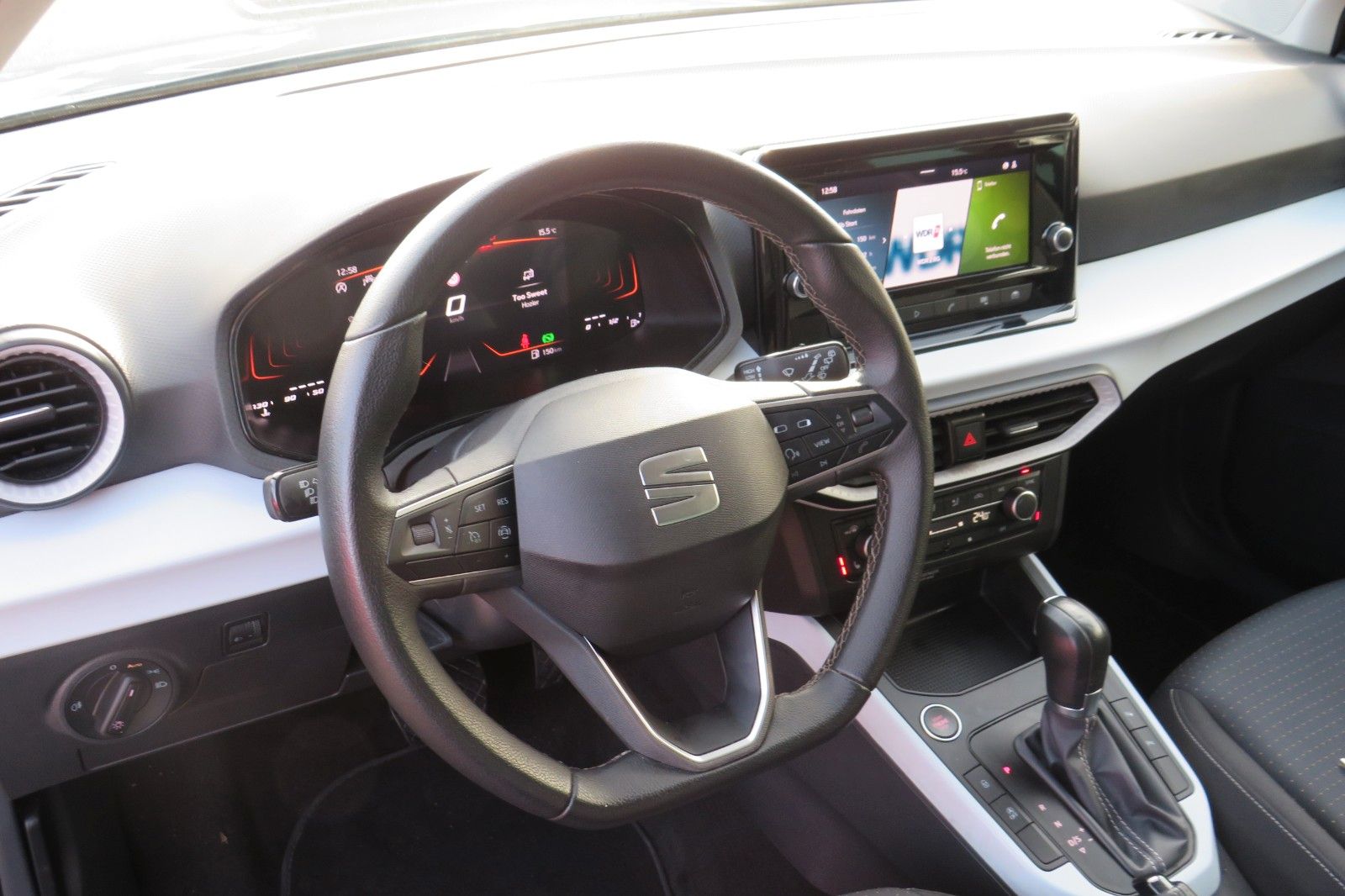 Fahrzeugabbildung SEAT Arona Style DSG GRA KAMERA SITZH. PDC APP-CON 1H