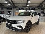 Volkswagen Tiguan Elegance 1.5 TSI DSG*PANO*360°KAM*HEADUP - gebrauchte VW Tiguan aus dem Jahr 2021