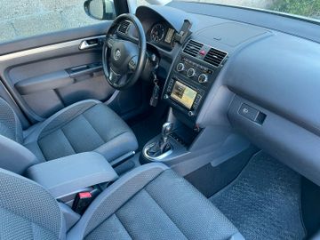 Volkswagen Touran - 12