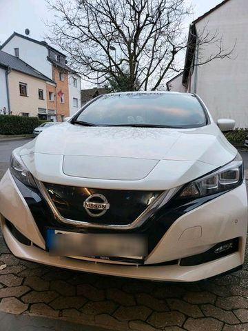 Nissan Leaf ZE1  Tekna 62KWH 217PS