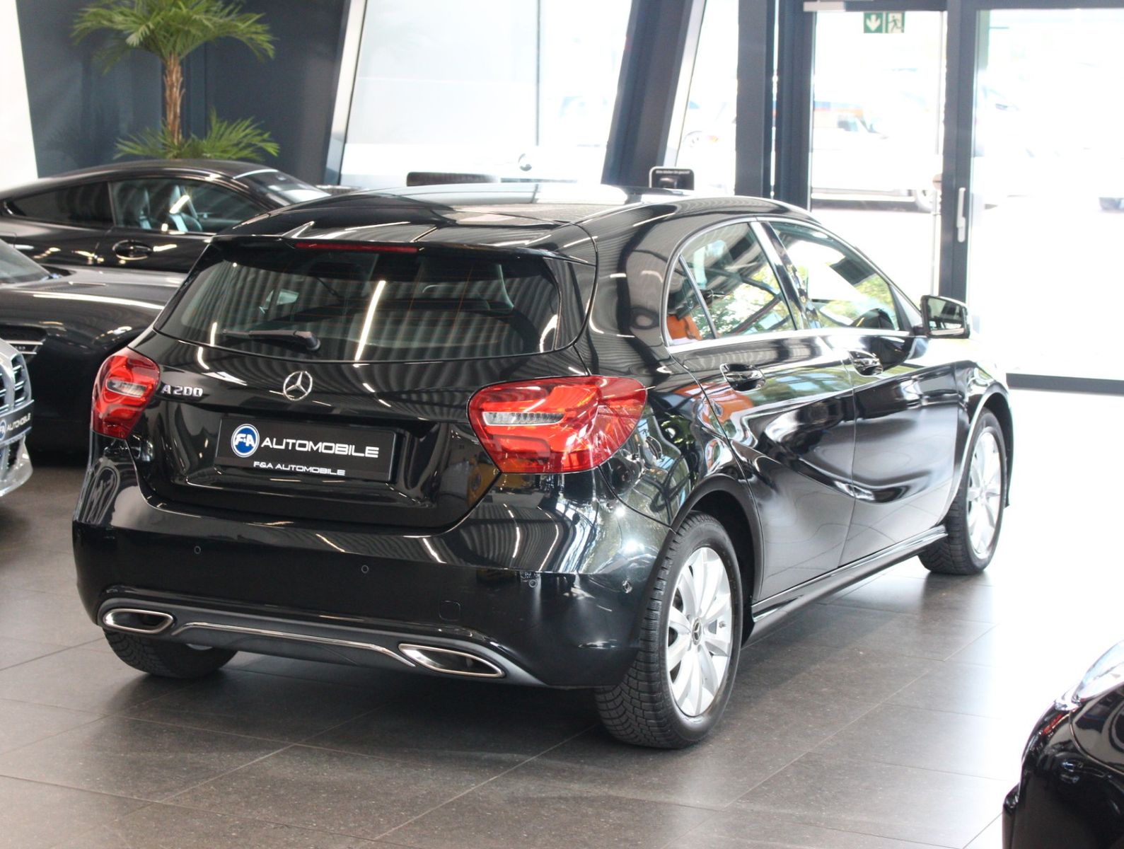 Fahrzeugabbildung Mercedes-Benz A 200 BlueEfficiency Urban 2.Hand+Nur17TKM