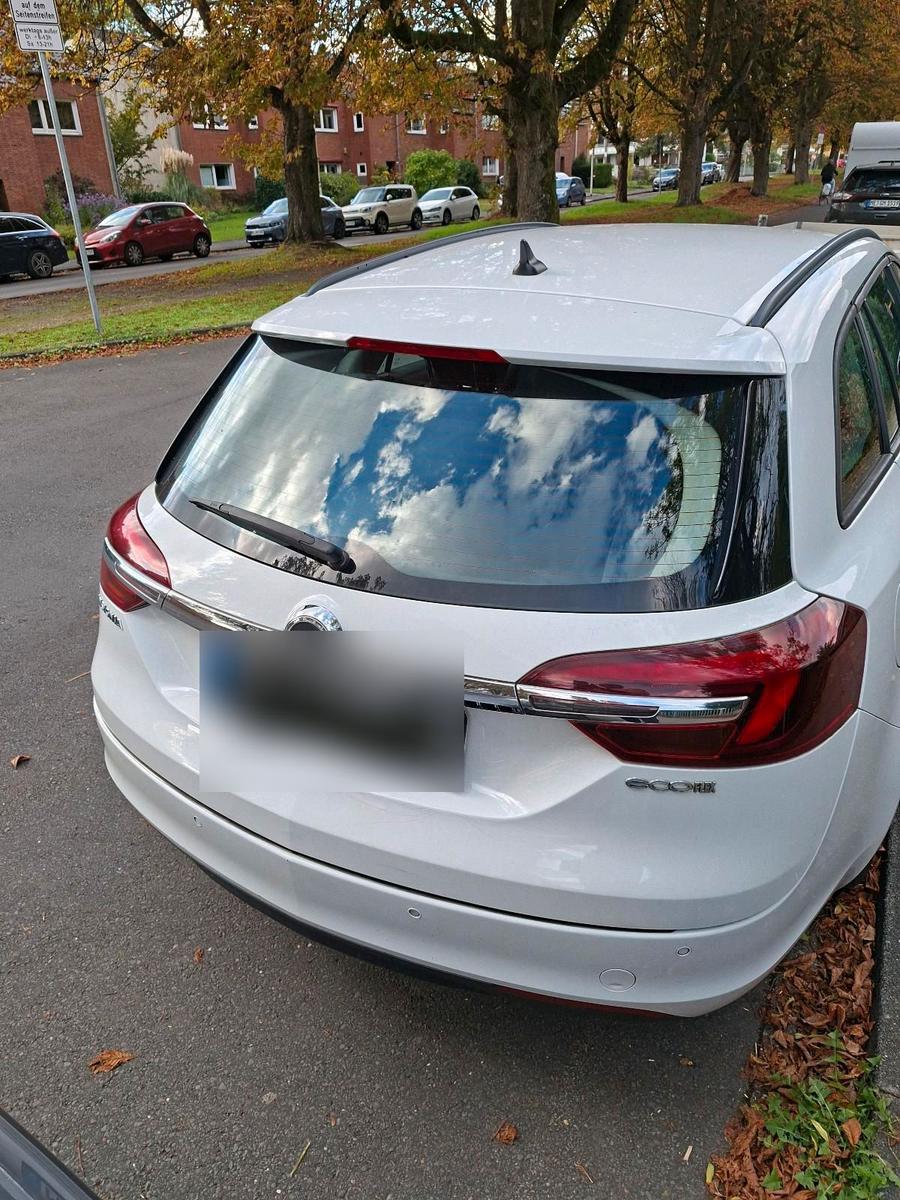 Opel Insignia 2014 — engine 140 HP (103kW)