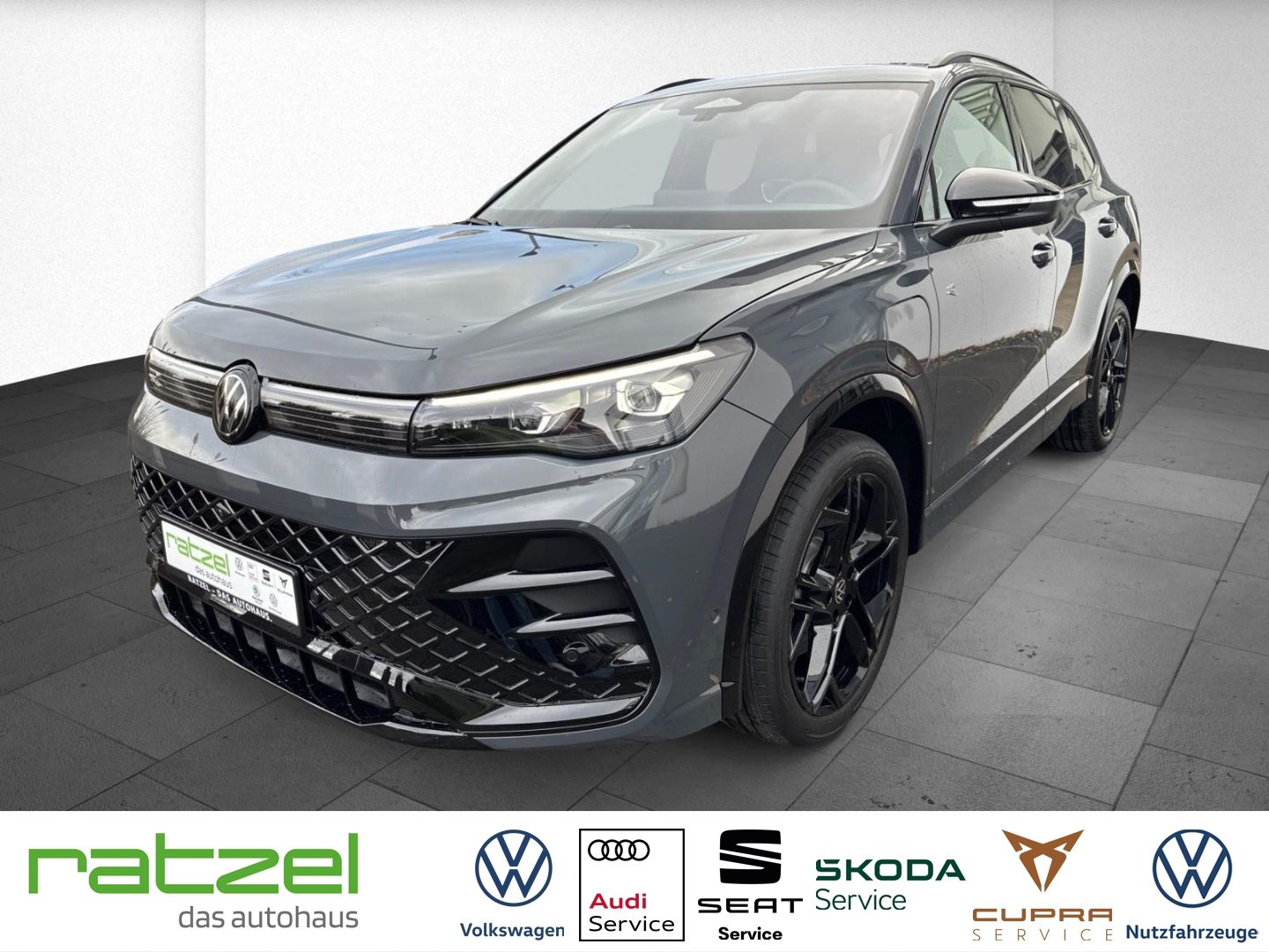 Fahrzeugabbildung Volkswagen Tiguan R-LINE eHybrid Standh.+AHK+HARMAN+IQ.Ligh