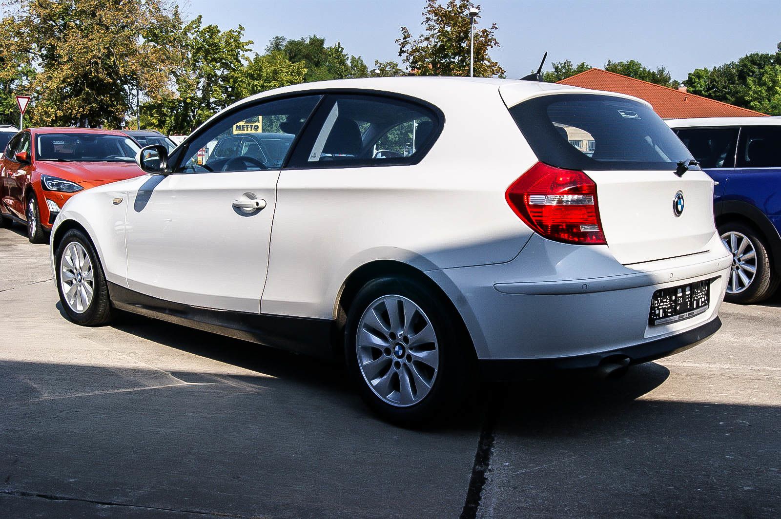 Fahrzeugabbildung BMW 116 d ADVANTAGE KLIMA SIHZG EINPARKHILFE 5-Sitze