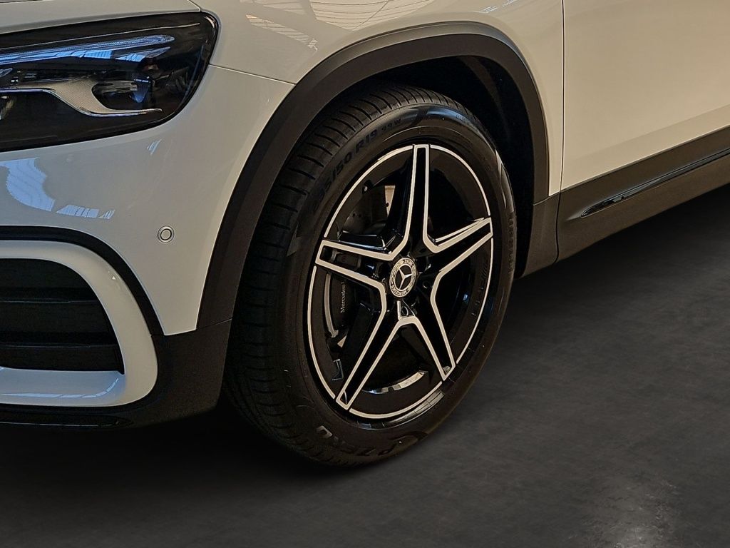 Fahrzeugabbildung Mercedes-Benz GLB 180 AMG Night AHK Distronic+ LED SHZ KeyLess