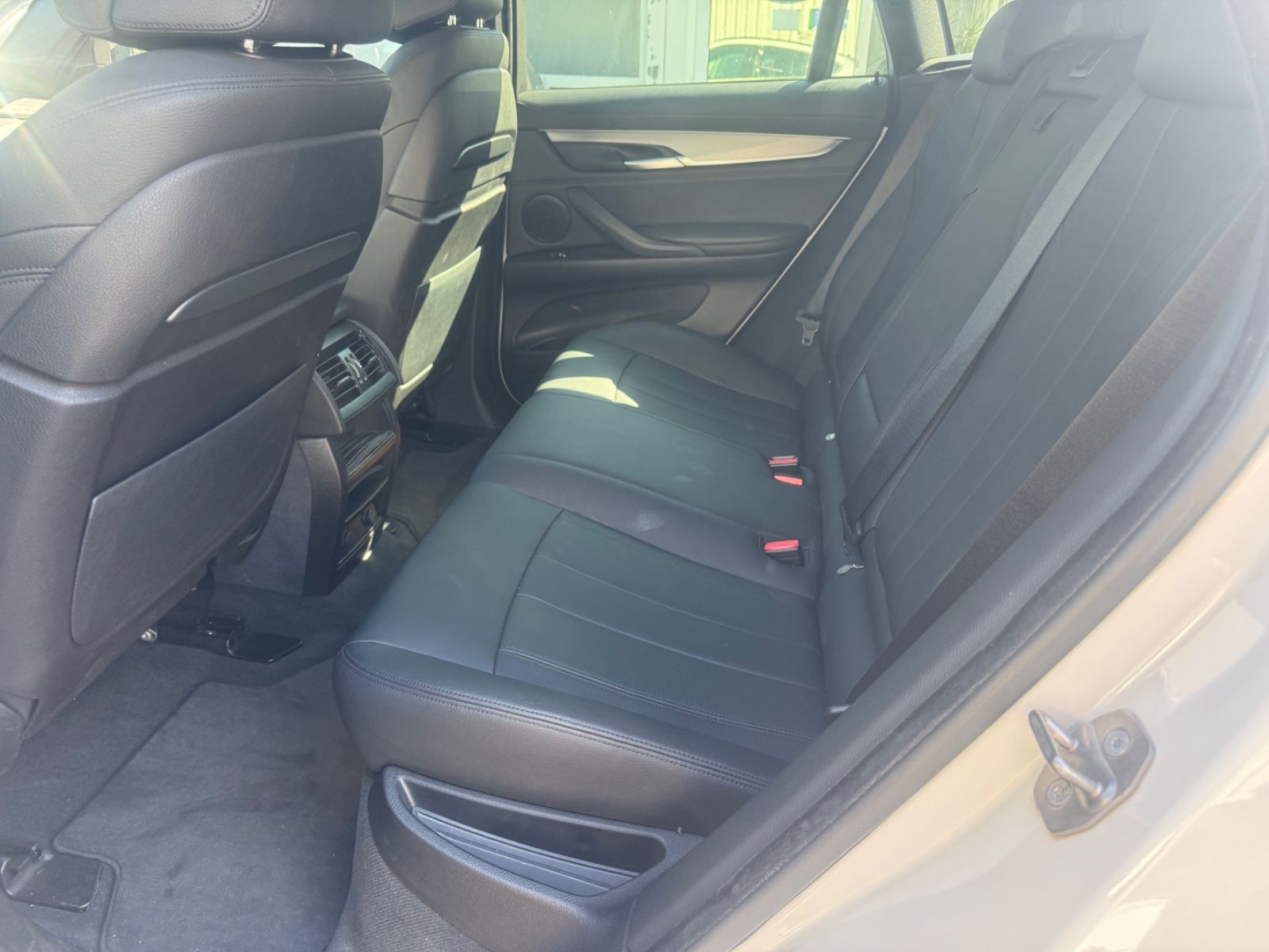Fahrzeugabbildung BMW X6 xDrive 40 d M Paket HUD+LED+NAVI+Keyless
