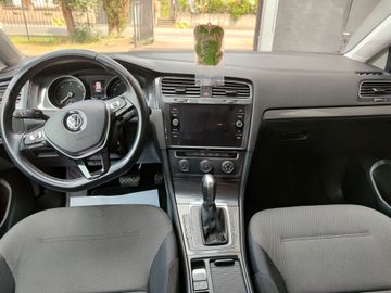 Volkswagen Golf - 11