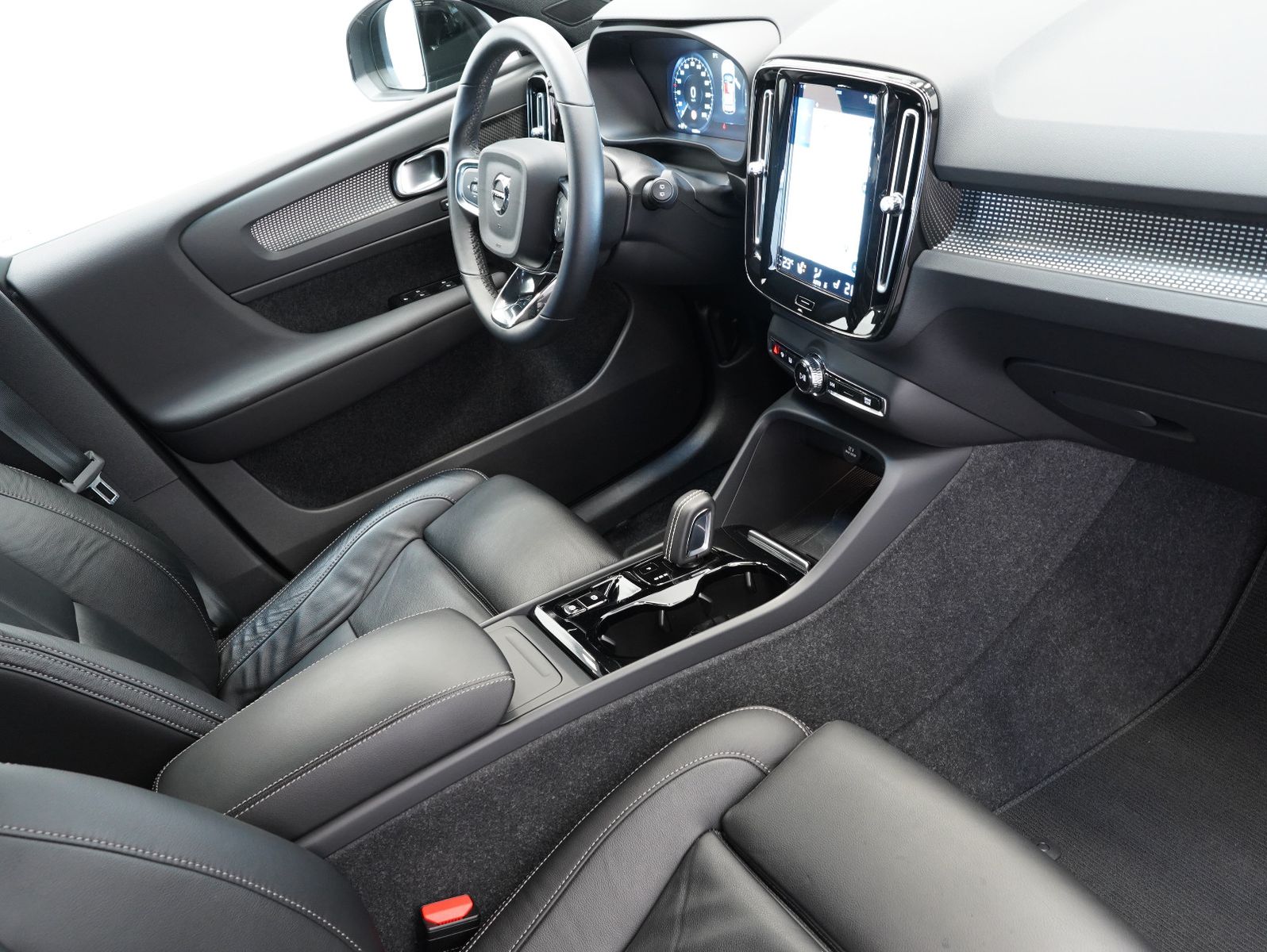 Fahrzeugabbildung Volvo XC40 B4 B R Design LED/NAVI/ACC/LEDER/360°