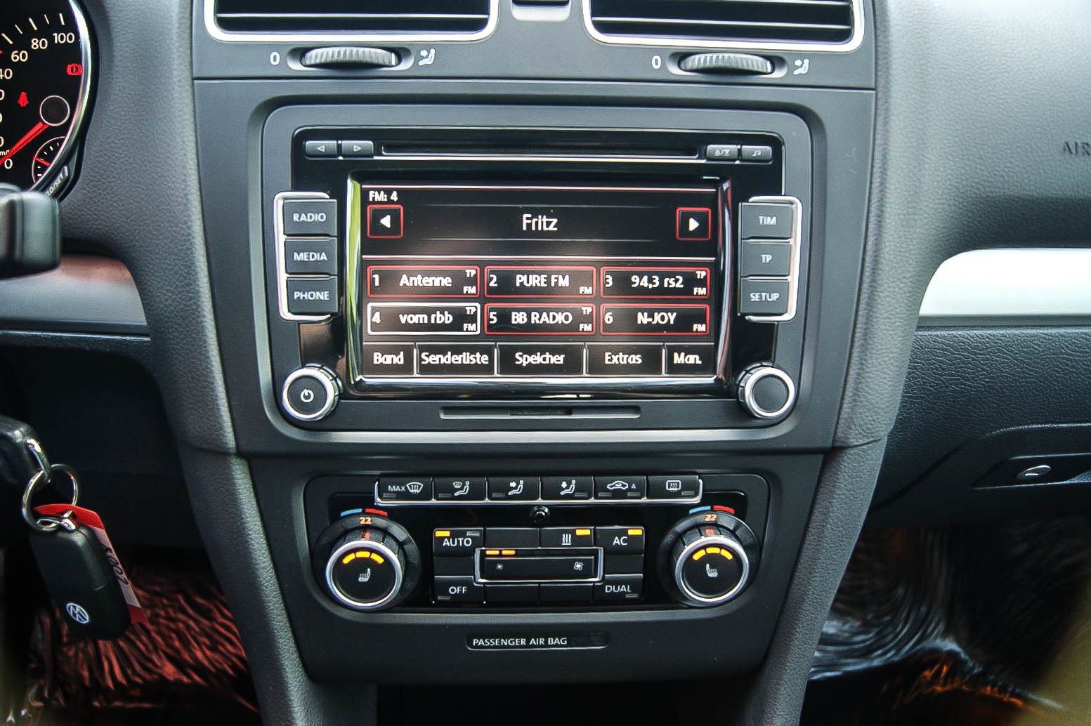 Fahrzeugabbildung Volkswagen Golf VI 14TSI Highline STANDHEIZUNG PARKLENKASS.
