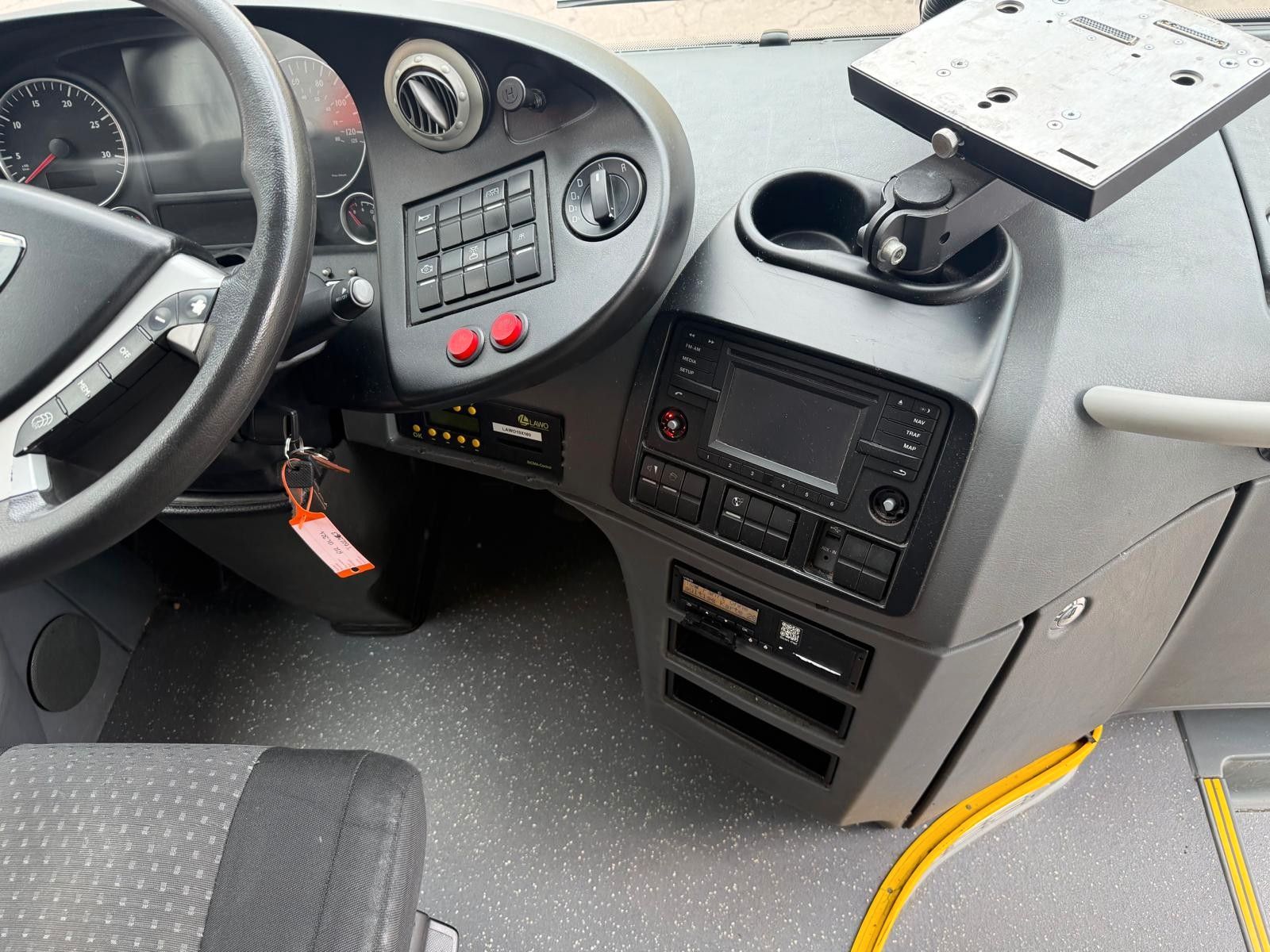 MAN  2015 - Image 16 of 32