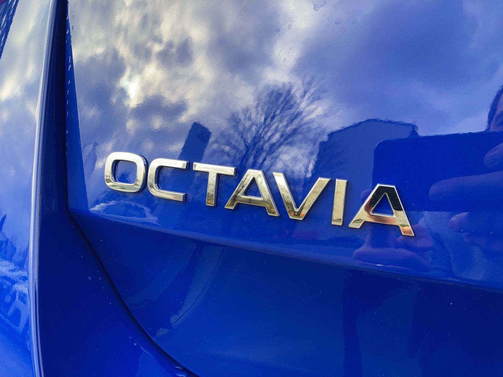 Fahrzeugabbildung SKODA Octavia Combi 2.0 TDI  Essence