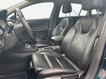 Fotografie 12 des Opel Astra ST 1.4 Ultimate Intelli-Lux Leder