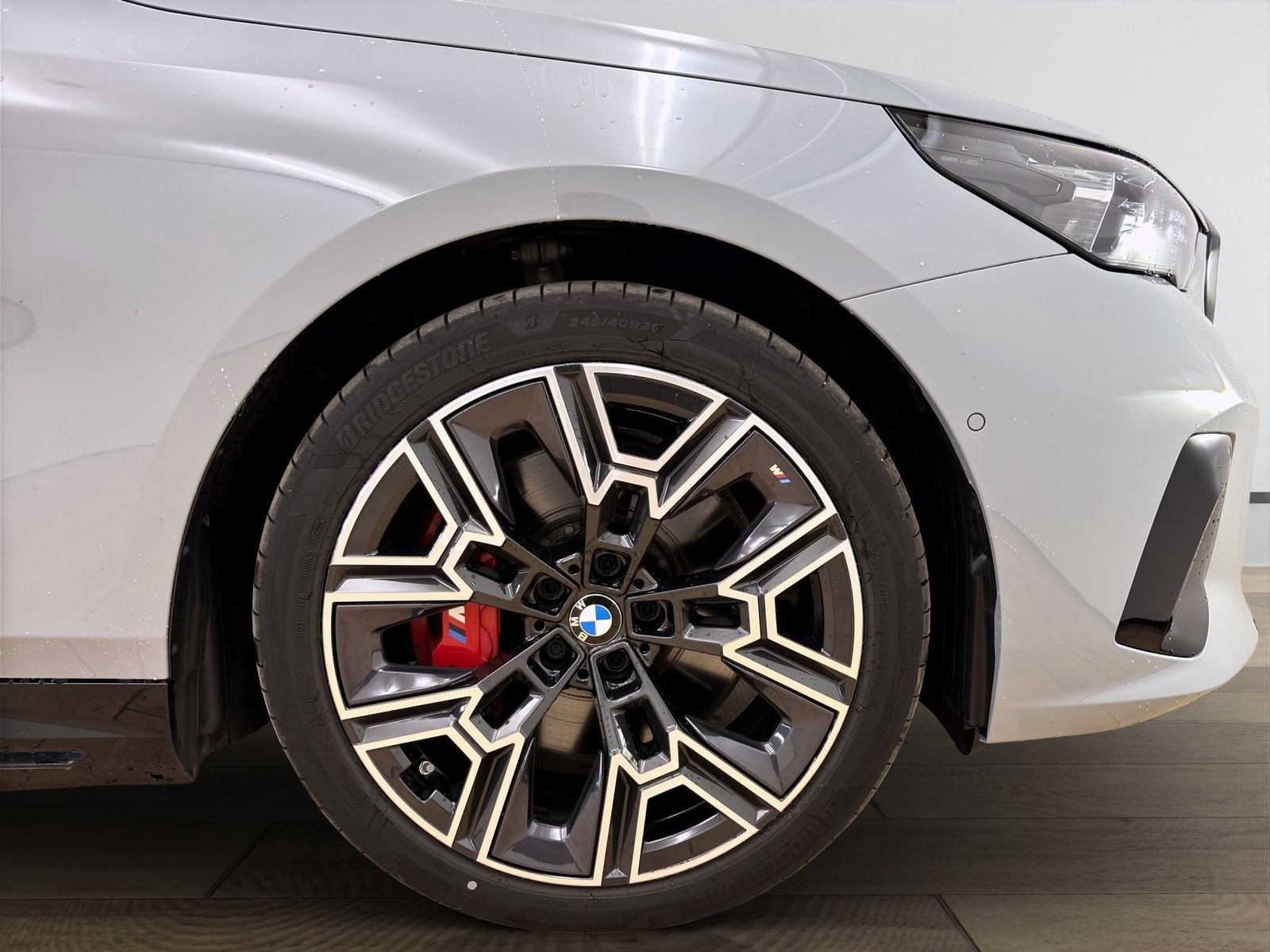 BMW i5 xDrive40 Touring [M Sport Pro, AHK, B&W Sound imagem 3