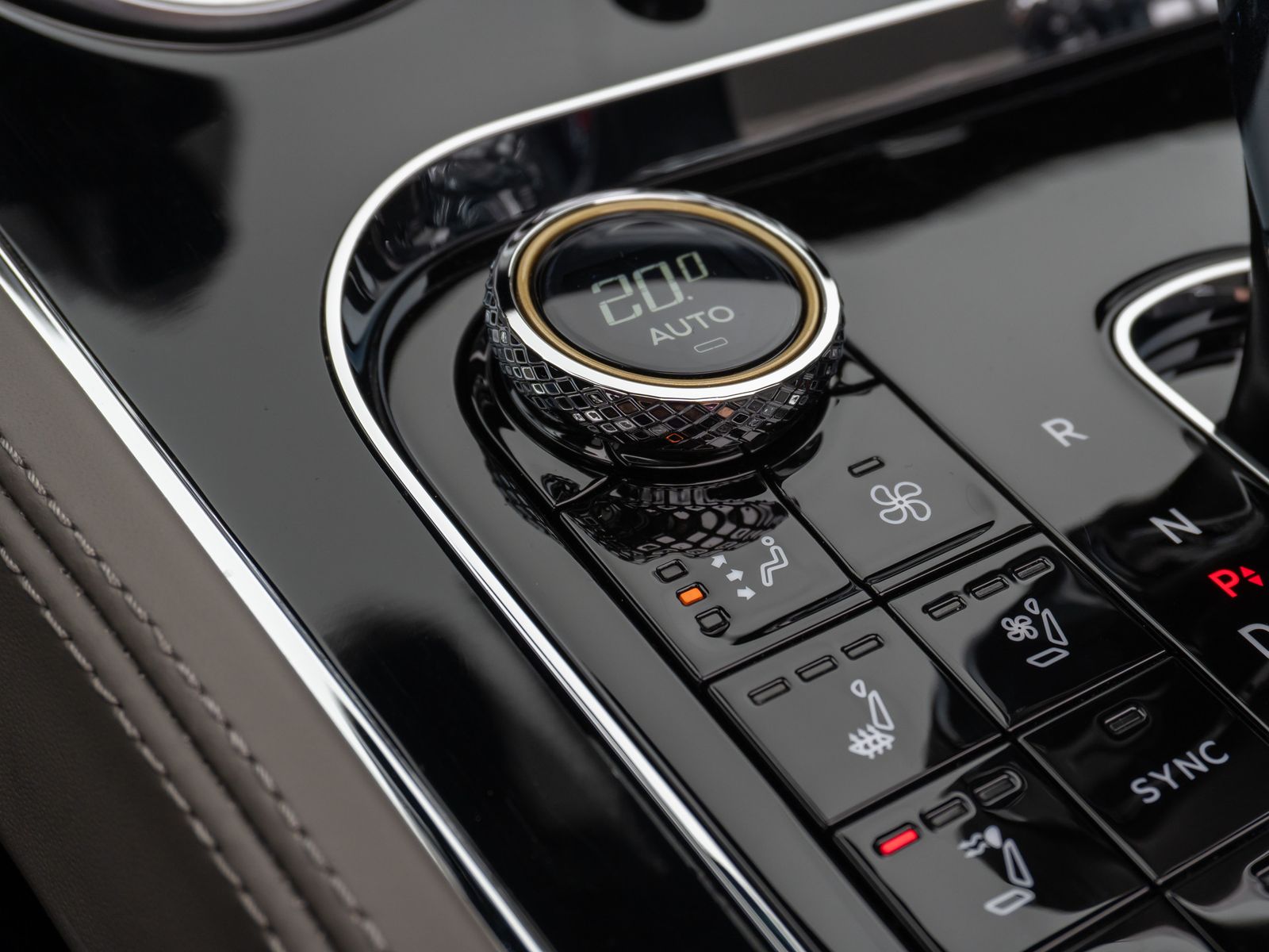 Fahrzeugabbildung Bentley Continental GTC W12 Mulliner 360°HUD NightVision