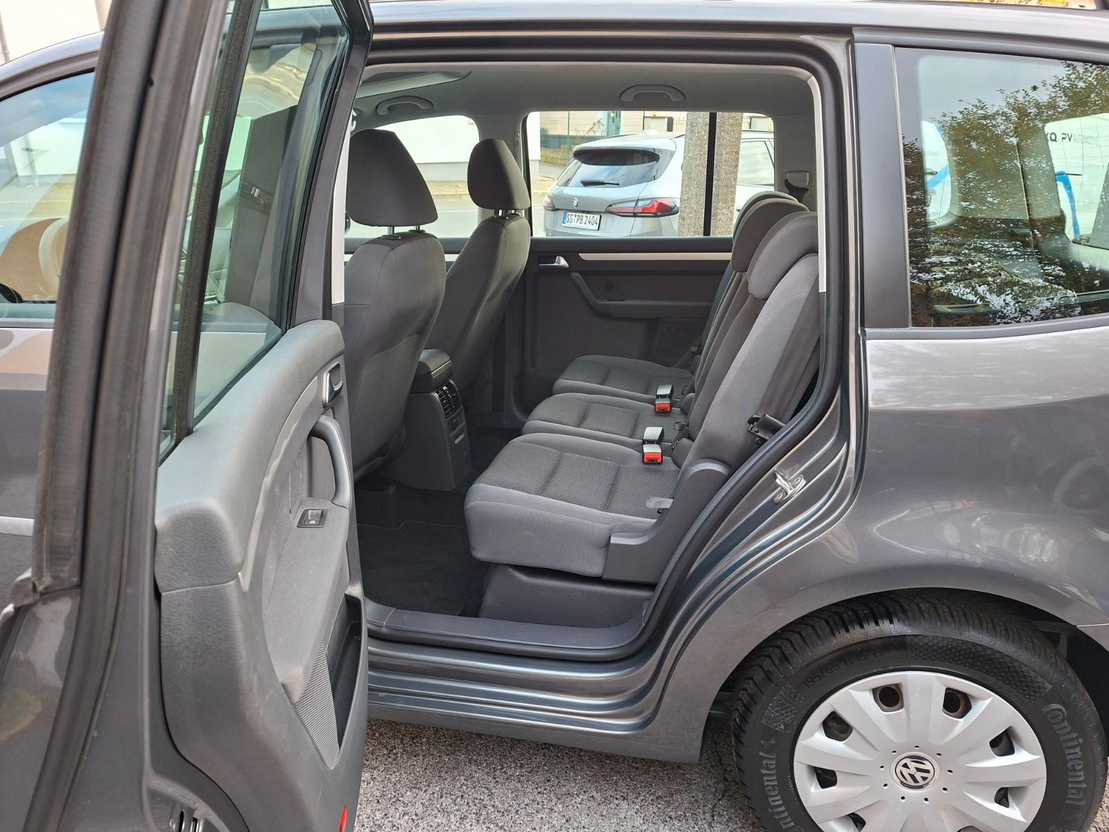 Volkswagen Touran 2010 — photo 8