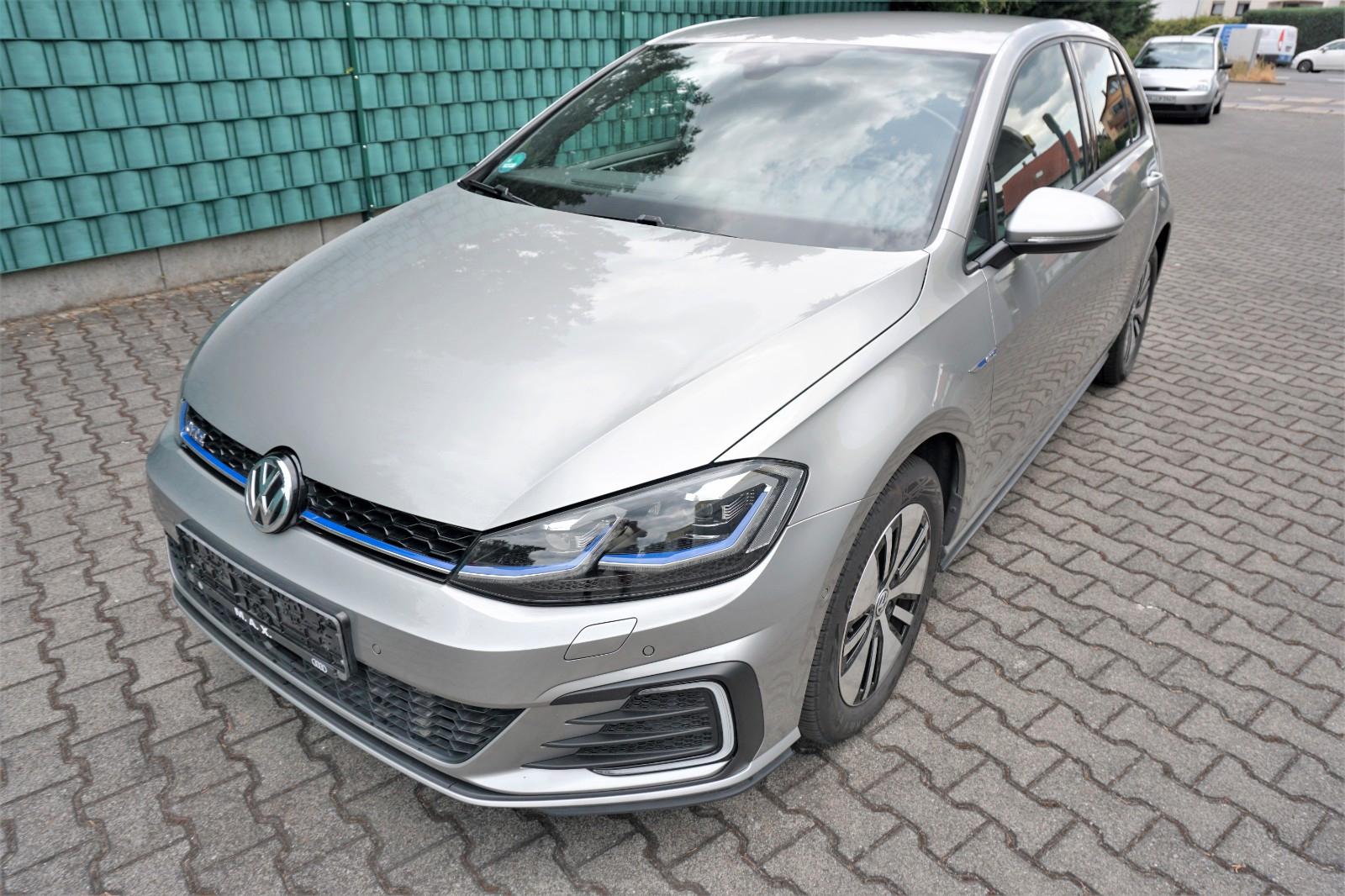 Volkswagen Golf 7 GTE, AUT.  Start-Stopp ACC, LED,Disc,
