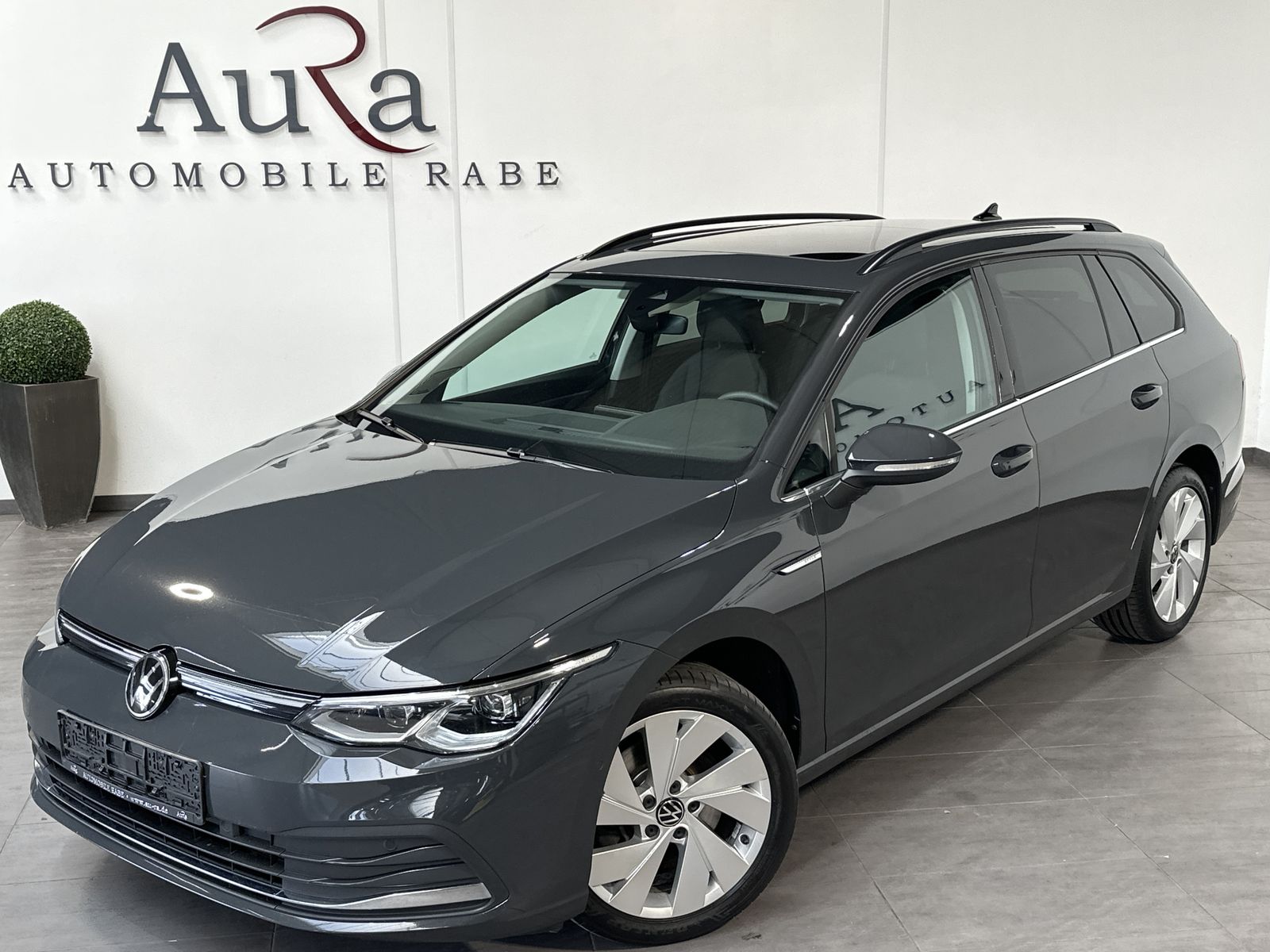 Fahrzeugabbildung Volkswagen Golf Variant 2.0 TDI DSG Style NAV+LED+PANO+H&K