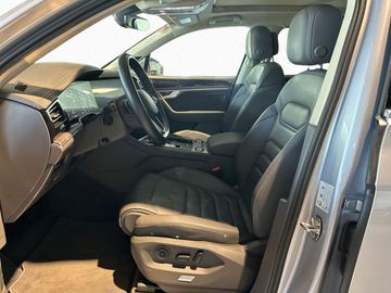 Volkswagen Touareg - 9