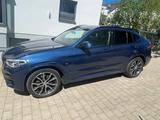 BMW X4 xDrive30d AT M Sport M Sport - blaue BMW X4