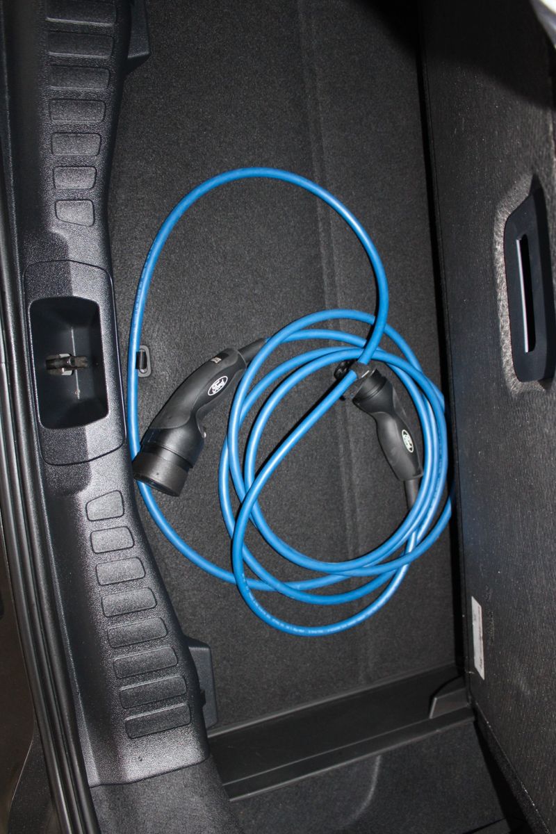 Fahrzeugabbildung Ford Capri Select RWD 77kWh Wärmepumpe 360° ACC HUD