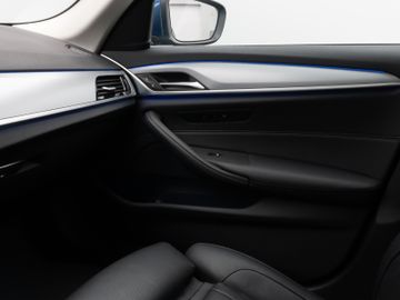 Fahrzeugabbildung BMW 520d Kamera Laser HUD DAB 4xKlima AHK Komfort