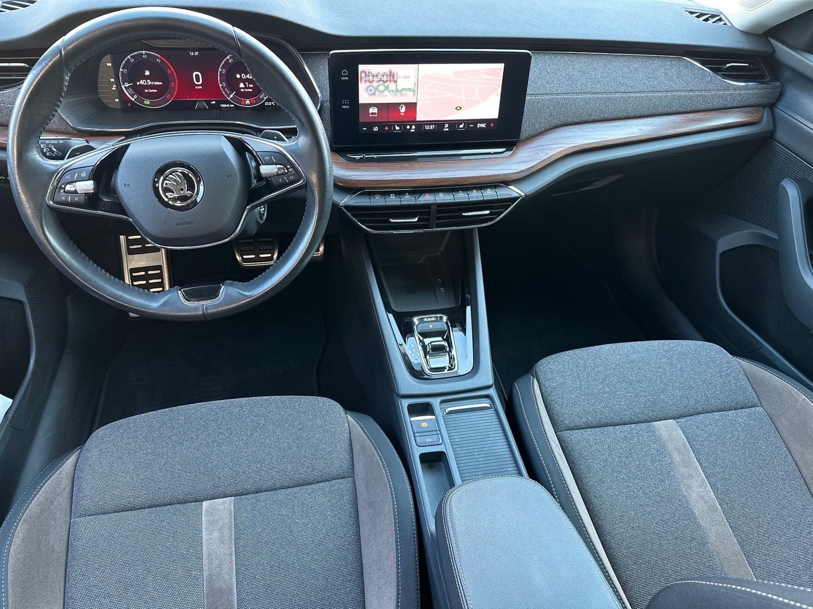 Fahrzeugabbildung SKODA Octavia Combi 2.0 TDI DSG 4x4 Scout NAV+LED+AHK