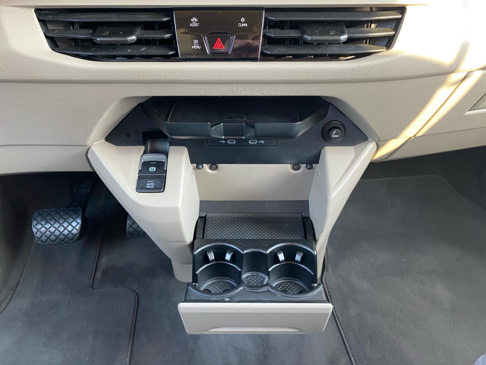 Volkswagen Multivan 2.0TDI DSG Virtual CAM ACC Ausparkassis