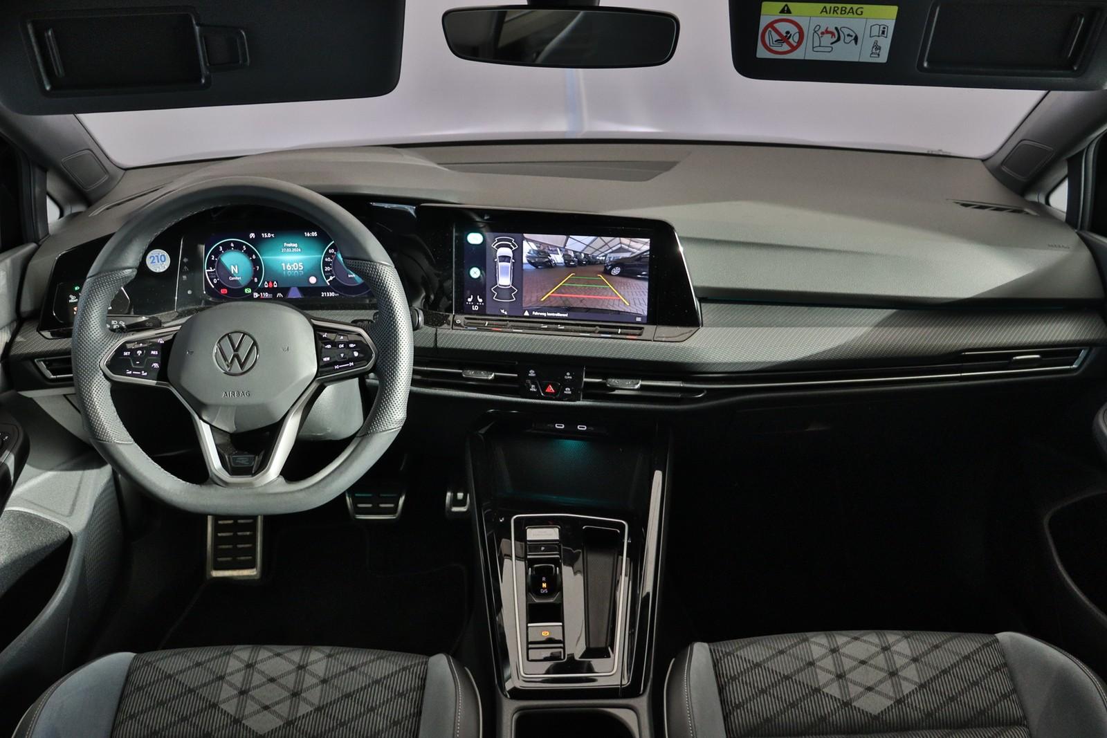 Volkswagen Golf VIII R-Line 1.5eTSI DSG+LED+KAMERA+NAVI+ACC