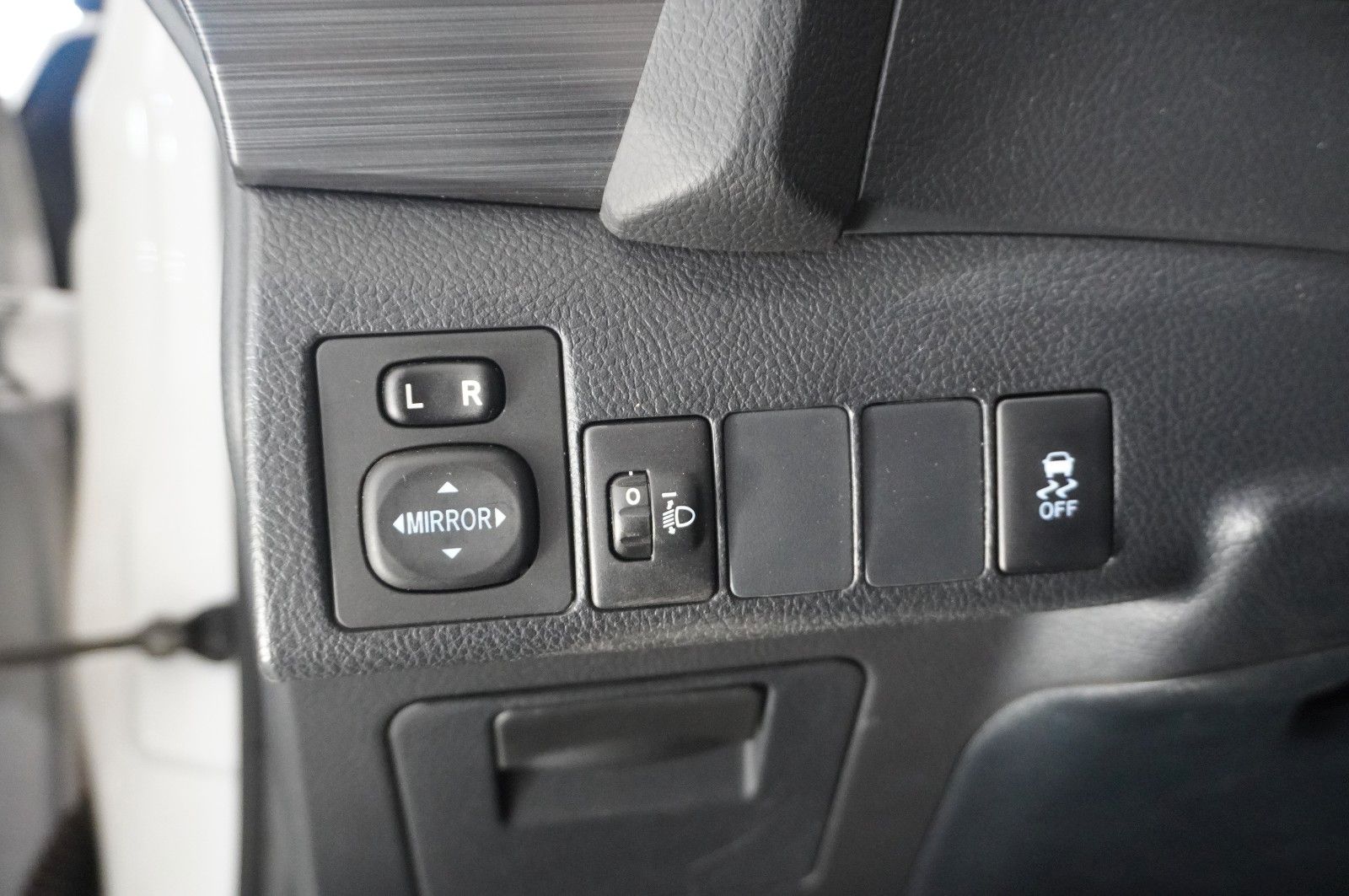 Fahrzeugabbildung Toyota Auris LIM. 1.3 5-TÜR KLIMA/LED/USB/MULTI./AHK