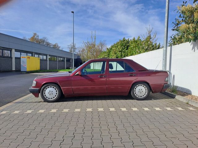 Mercedes-Benz Mercedes 190 Avantgarde Rosso