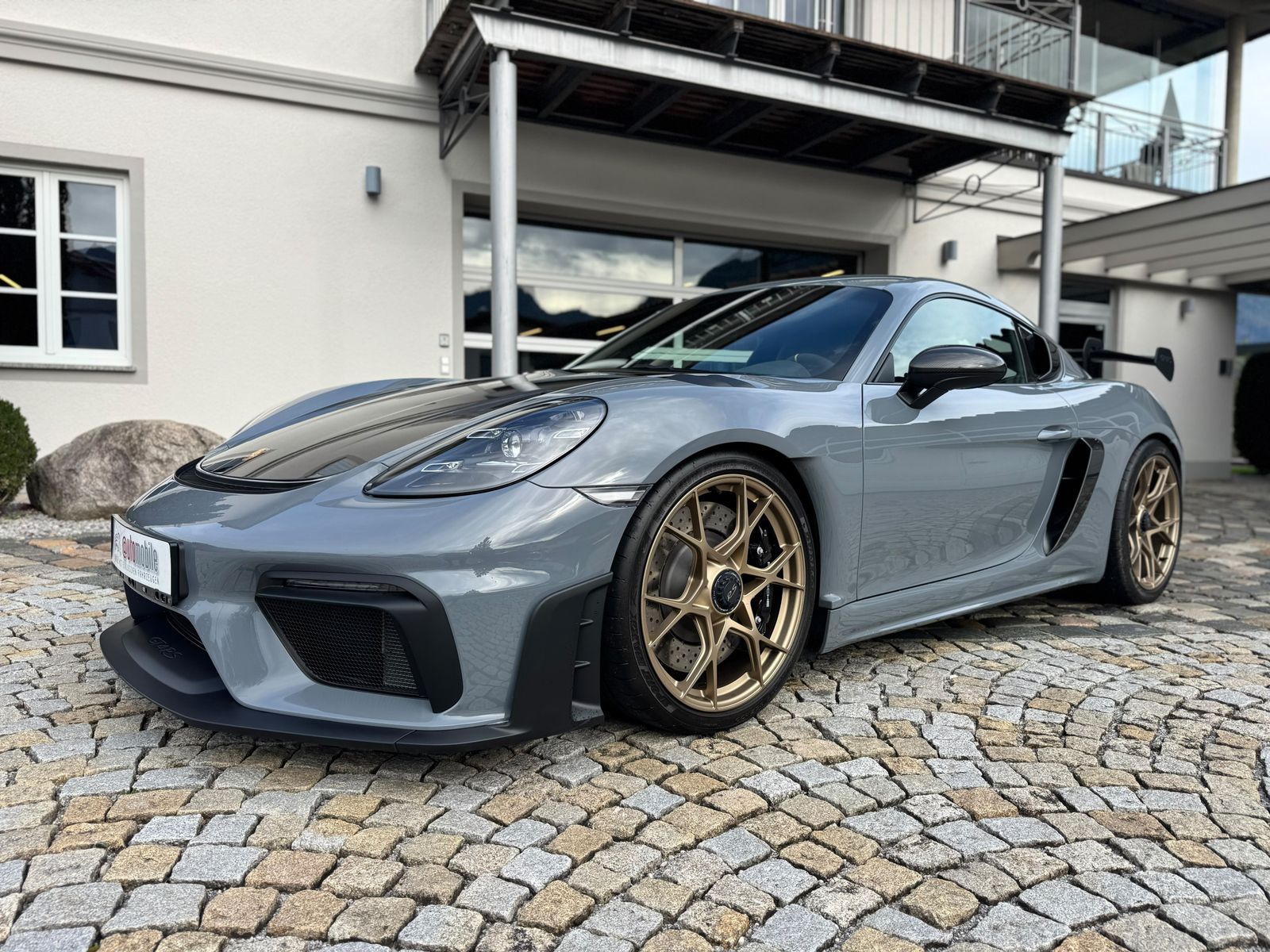 2025 Porsche Cayman